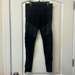 Alo Yoga leggings with sheer calf panel size small